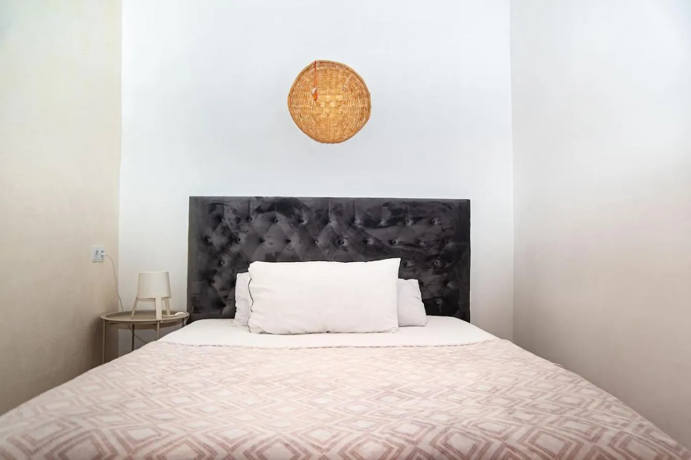 Ferienwohnung Charming Ground Floor Getaway With Free Parking Tbilisi